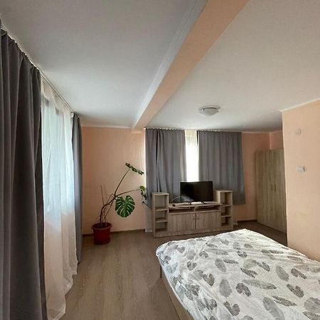Апартаменты Casa Noastra Кэлимэнешти Экстерьер фото
